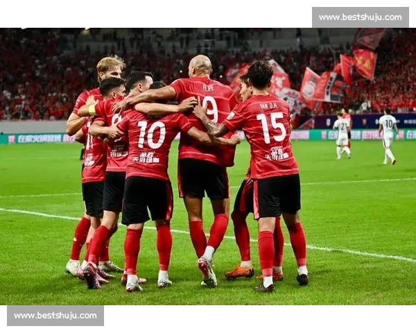 4-1 逆转登顶！成都蓉城 30 分钟狂轰 3 球打懵海港